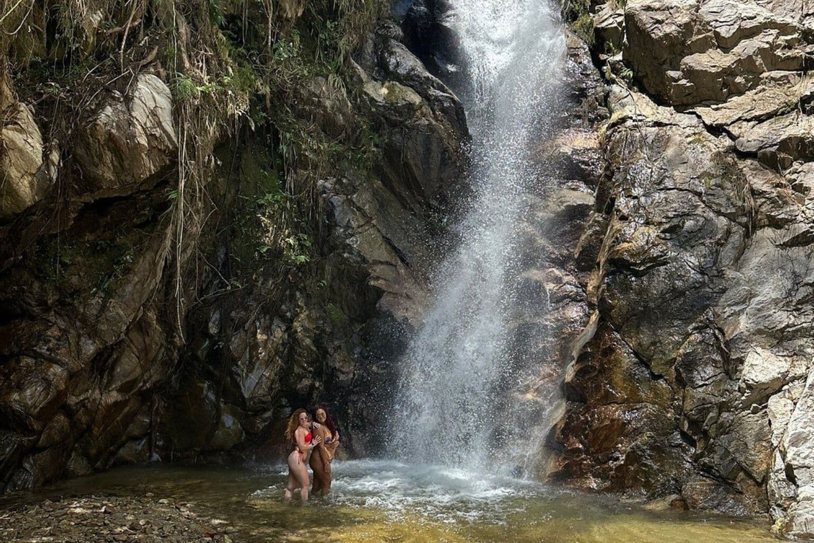 Secret Waterfall Hike from Medellín — miniatura 3