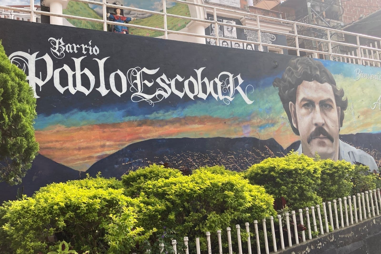 Pablo Escobar Tour · Dark Days and the New Medellín